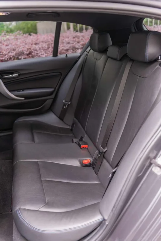 BMW 1 Series (Imported) 2018 120i M Sports suit interior photo 13 BMW 1 Series (Imported) 2018 120i M Sports suit interior photo 13
