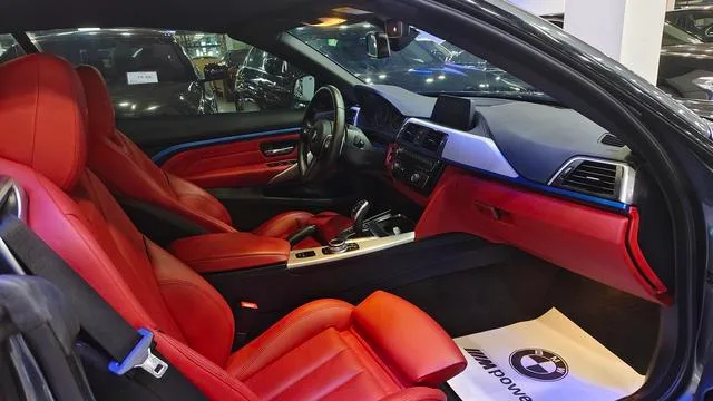BMW 4 Series 2017 425i Convertible M Sports suit interior photo 13 BMW 4 Series 2017 425i Convertible M Sports suit interior photo 13