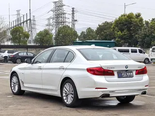 BMW 5 Series 2018 Модификация 530Li Лидирующий Роскошный набор экстерьер фото 5 BMW 5 Series 2018 Модификация 530Li Лидирующий Роскошный набор экстерьер фото 5
