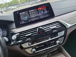 BMW 5 Series 2018 Модификация 530Li Лидирующий Роскошный набор интерьер фото 11 BMW 5 Series 2018 Модификация 530Li Лидирующий Роскошный набор интерьер фото 11