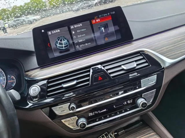 BMW 5 Series 2018 Модификация 530Li Лидирующий Роскошный набор интерьер фото 11 BMW 5 Series 2018 Модификация 530Li Лидирующий Роскошный набор интерьер фото 11
