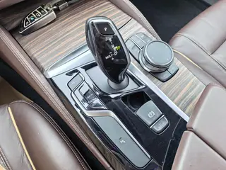 BMW 5 Series 2018 Модификация 530Li Лидирующий Роскошный набор интерьер фото 12 BMW 5 Series 2018 Модификация 530Li Лидирующий Роскошный набор интерьер фото 12