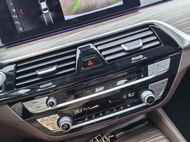 BMW 5 Series 2018 Модификация 530Li Лидирующий Роскошный набор интерьер фото 16 BMW 5 Series 2018 Модификация 530Li Лидирующий Роскошный набор интерьер фото 16