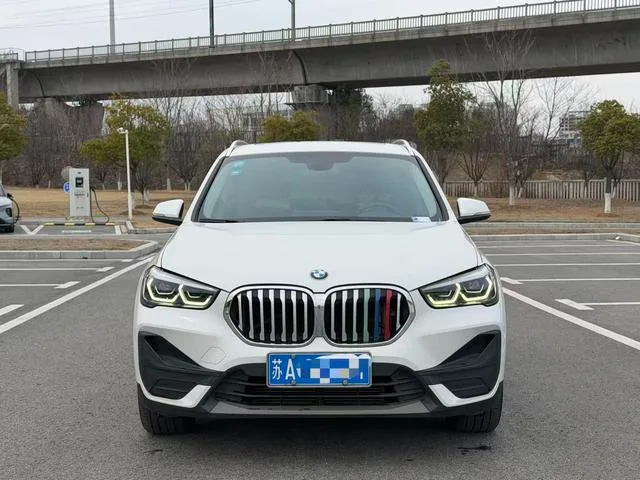 BMW X1 2020 sDrive25Li Líder exterior foto 2 BMW X1 2020 sDrive25Li Líder exterior foto 2