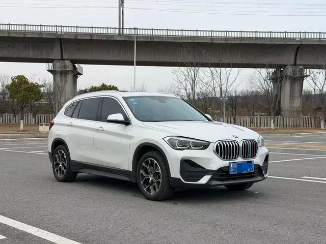 BMW X1 2020 sDrive25Li Líder exterior foto 3 BMW X1 2020 sDrive25Li Líder exterior foto 3