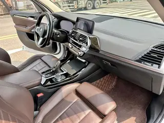 BMW X3 2021 xDrive30i Leading Type M Sports suit interior photo 9 BMW X3 2021 xDrive30i Leading Type M Sports suit interior photo 9