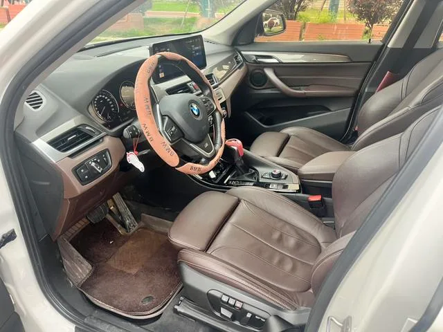 BMW X1 2019 sDrive18Li Tipo de lujo interior foto 9 BMW X1 2019 sDrive18Li Tipo de lujo interior foto 9