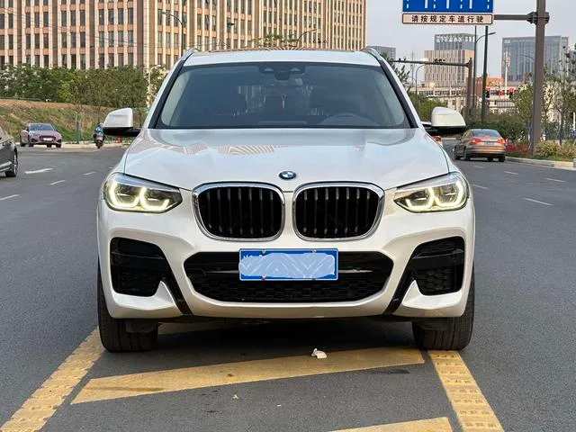 BMW X3 2021 xDrive25i Traje de lujo exterior foto 2 BMW X3 2021 xDrive25i Traje de lujo exterior foto 2