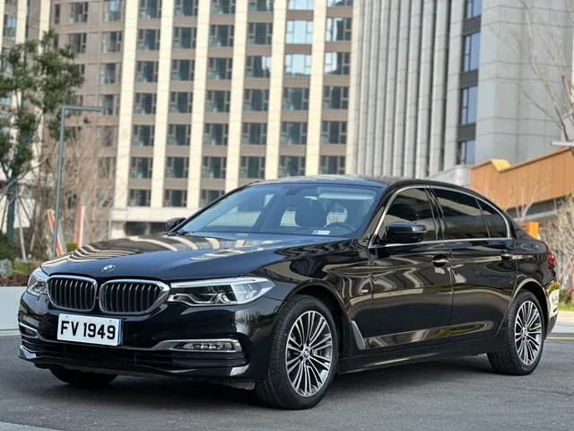 BMW 5 Series 2018 Модификация 530Li Премиум-класса Роскошный набор экстерьер фото 1 BMW 5 Series 2018 Модификация 530Li Премиум-класса Роскошный набор экстерьер фото 1