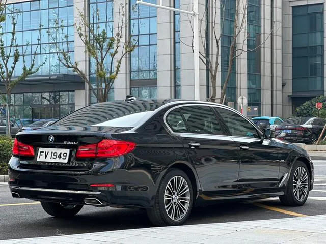 BMW 5 Series 2018 Модификация 530Li Премиум-класса Роскошный набор экстерьер фото 7 BMW 5 Series 2018 Модификация 530Li Премиум-класса Роскошный набор экстерьер фото 7