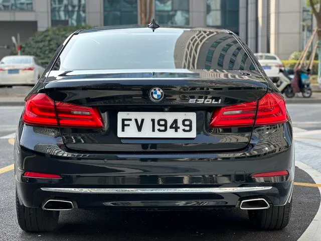 BMW 5 Series 2018 Модификация 530Li Премиум-класса Роскошный набор экстерьер фото 8 BMW 5 Series 2018 Модификация 530Li Премиум-класса Роскошный набор экстерьер фото 8