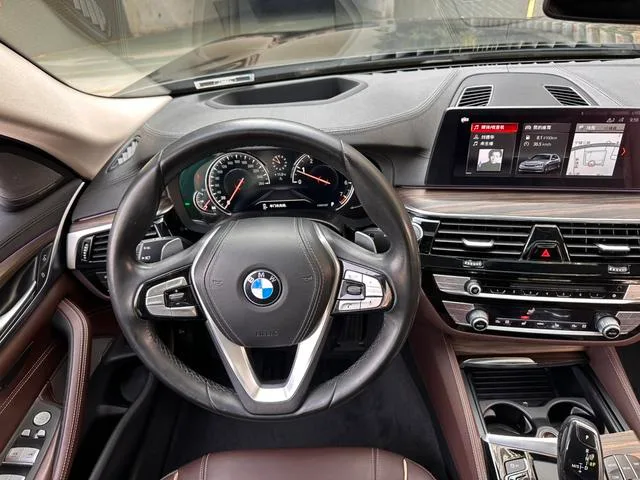 BMW 5 Series 2018 Модификация 530Li Премиум-класса Роскошный набор экстерьер фото 10 BMW 5 Series 2018 Модификация 530Li Премиум-класса Роскошный набор экстерьер фото 10
