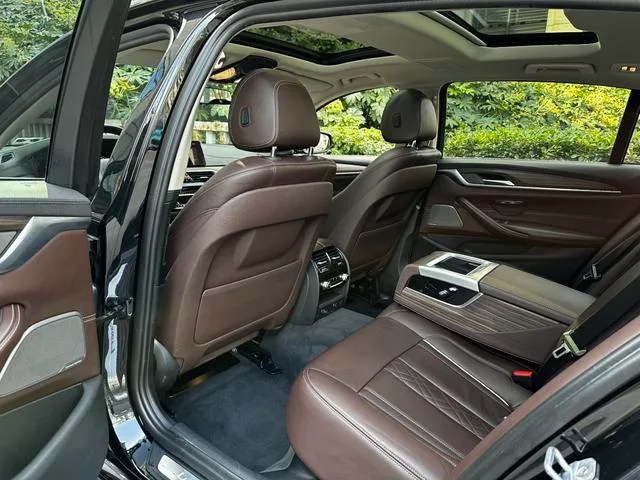 BMW 5 Series 2018 Модификация 530Li Премиум-класса Роскошный набор интерьер фото 13 BMW 5 Series 2018 Модификация 530Li Премиум-класса Роскошный набор интерьер фото 13