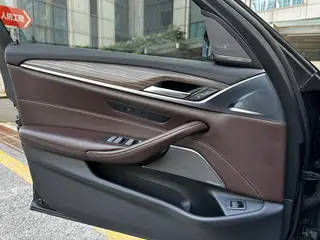 BMW 5 Series 2018 Модификация 530Li Премиум-класса Роскошный набор интерьер фото 14 BMW 5 Series 2018 Модификация 530Li Премиум-класса Роскошный набор интерьер фото 14