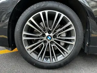 BMW 5 Series 2018 Модификация 530Li Премиум-класса Роскошный набор интерьер фото 17 BMW 5 Series 2018 Модификация 530Li Премиум-класса Роскошный набор интерьер фото 17