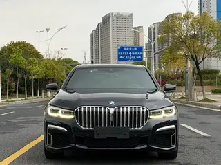BMW 7 Series 2019 Mise à jour 730Li M Ensemble de sport extérieur photo 2 BMW 7 Series 2019 Mise à jour 730Li M Ensemble de sport extérieur photo 2