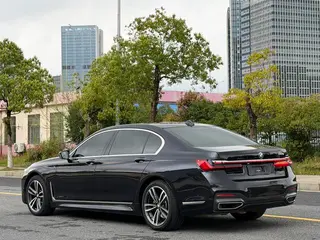 BMW 7 Series 2019 Mise à jour 730Li M Ensemble de sport extérieur photo 7 BMW 7 Series 2019 Mise à jour 730Li M Ensemble de sport extérieur photo 7
