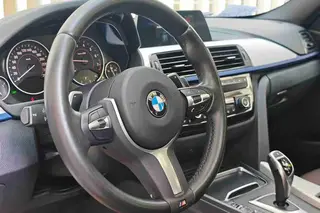 BMW 3 Series 2019 320i M Sports suit interior photo 10 BMW 3 Series 2019 320i M Sports suit interior photo 10