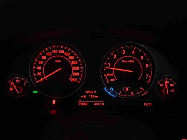 BMW 3 Series 2019 320i M Sports suit interior photo 12 BMW 3 Series 2019 320i M Sports suit interior photo 12