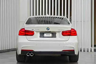 BMW 3 Series 2019 320i M Sports suit interior photo 17 BMW 3 Series 2019 320i M Sports suit interior photo 17