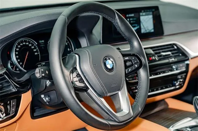 BMW 6 Series GT 2018 630i Set de diseño de lujo exterior foto 9 BMW 6 Series GT 2018 630i Set de diseño de lujo exterior foto 9