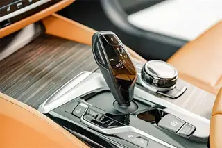 BMW 6 Series GT 2018 630i Set de diseño de lujo interior foto 14 BMW 6 Series GT 2018 630i Set de diseño de lujo interior foto 14