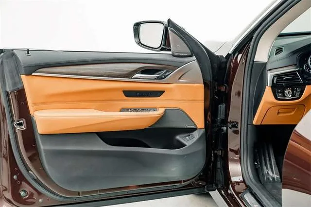 BMW 6 Series GT 2018 630i Set de diseño de lujo interior foto 15 BMW 6 Series GT 2018 630i Set de diseño de lujo interior foto 15