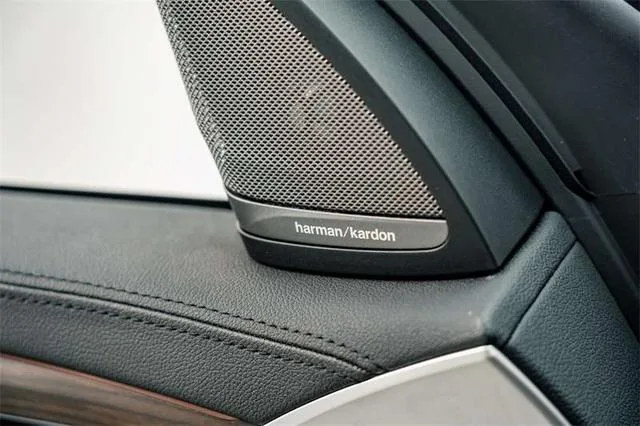 BMW 6 Series GT 2018 630i Set de diseño de lujo interior foto 16 BMW 6 Series GT 2018 630i Set de diseño de lujo interior foto 16