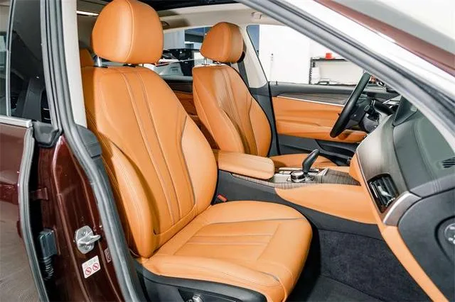 BMW 6 Series GT 2018 630i Set de diseño de lujo interior foto 18 BMW 6 Series GT 2018 630i Set de diseño de lujo interior foto 18