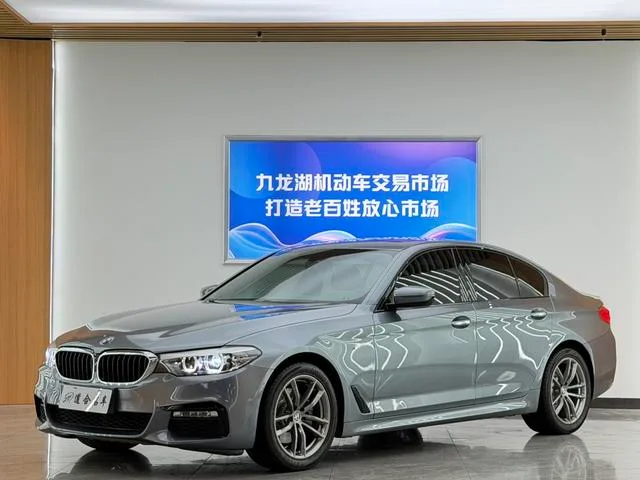 BMW 5 Series 2018 525i M Sports suit exterior photo 1 BMW 5 Series 2018 525i M Sports suit exterior photo 1