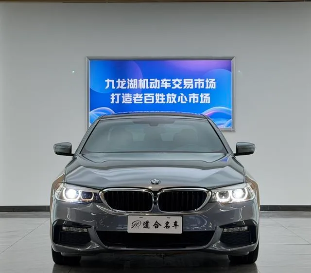BMW 5 Series 2018 525i M Sports suit exterior photo 2 BMW 5 Series 2018 525i M Sports suit exterior photo 2