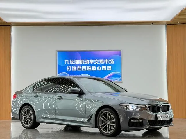 BMW 5 Series 2018 525i M Sports suit exterior photo 3 BMW 5 Series 2018 525i M Sports suit exterior photo 3