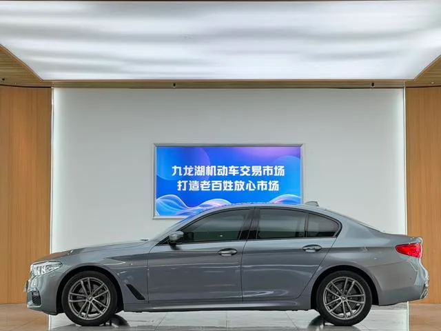BMW 5 Series 2018 525i M Sports suit exterior photo 5 BMW 5 Series 2018 525i M Sports suit exterior photo 5