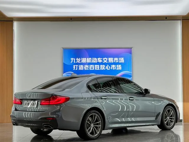 BMW 5 Series 2018 525i M Sports suit exterior photo 8 BMW 5 Series 2018 525i M Sports suit exterior photo 8