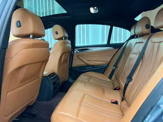 BMW 5 Series 2018 525i M Sports suit interior photo 18 BMW 5 Series 2018 525i M Sports suit interior photo 18