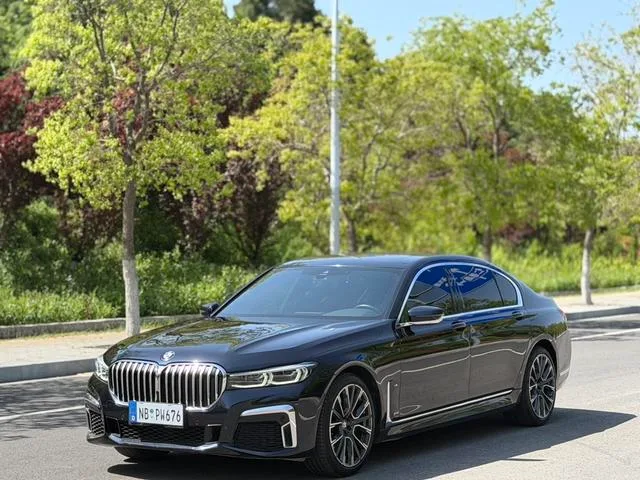 BMW 7 Series 2021 740Li Líder M Conjunto deportivo exterior foto 1 BMW 7 Series 2021 740Li Líder M Conjunto deportivo exterior foto 1