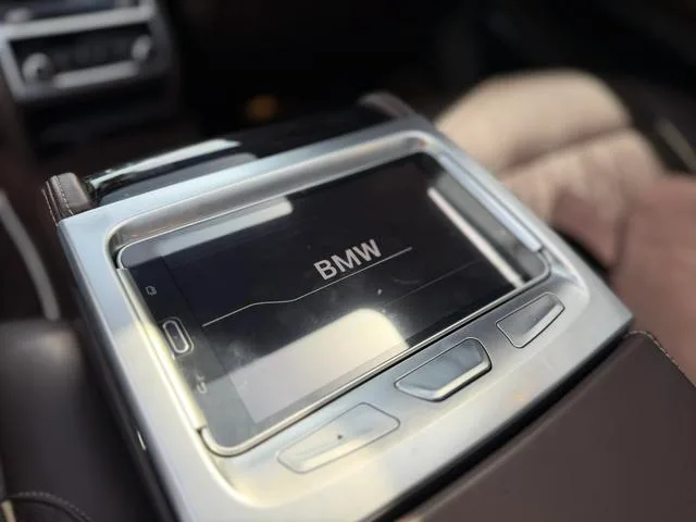 BMW 7 Series 2021 740Li Líder M Conjunto deportivo interior foto 13 BMW 7 Series 2021 740Li Líder M Conjunto deportivo interior foto 13
