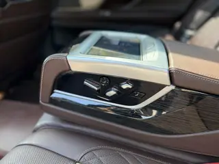 BMW 7 Series 2021 740Li Líder M Conjunto deportivo interior foto 15 BMW 7 Series 2021 740Li Líder M Conjunto deportivo interior foto 15
