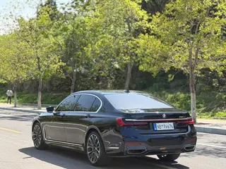 BMW 7 Series 2021 740Li Líder M Conjunto deportivo interior foto 17 BMW 7 Series 2021 740Li Líder M Conjunto deportivo interior foto 17