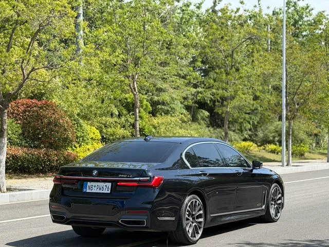 BMW 7 Series 2021 740Li Líder M Conjunto deportivo interior foto 19 BMW 7 Series 2021 740Li Líder M Conjunto deportivo interior foto 19