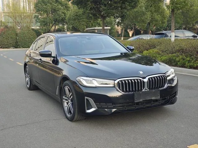 BMW 5 Series 2021 530Li Leader Ensemble de luxe extérieur photo 3 BMW 5 Series 2021 530Li Leader Ensemble de luxe extérieur photo 3