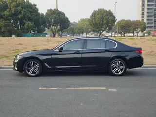 BMW 5 Series 2021 530Li Leader Ensemble de luxe extérieur photo 4 BMW 5 Series 2021 530Li Leader Ensemble de luxe extérieur photo 4