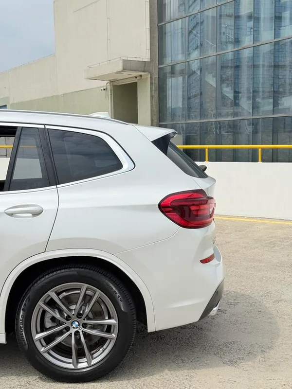 BMW X3 2021 xDrive25i Ensemble de luxe extérieur photo 5 BMW X3 2021 xDrive25i Ensemble de luxe extérieur photo 5