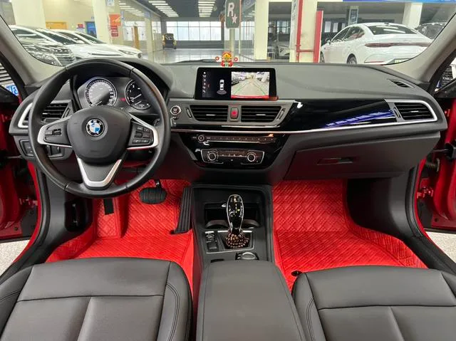 BMW 1 Series 2020 120i Style tendance extérieur photo 6 BMW 1 Series 2020 120i Style tendance extérieur photo 6