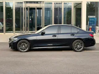 BMW 3 Series 2021 325i M Спортивный ночной костюм экстерьер фото 3 BMW 3 Series 2021 325i M Спортивный ночной костюм экстерьер фото 3