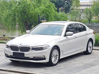 BMW 5 Series 2018 530Li xDrive Traje de lujo exterior foto 1 BMW 5 Series 2018 530Li xDrive Traje de lujo exterior foto 1
