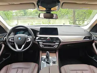 BMW 5 Series 2018 530Li xDrive Traje de lujo interior foto 13 BMW 5 Series 2018 530Li xDrive Traje de lujo interior foto 13