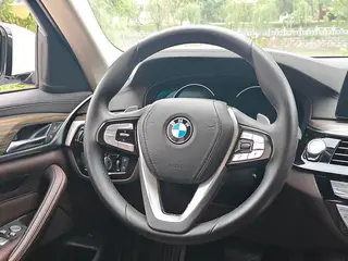 BMW 5 Series 2018 530Li xDrive Traje de lujo interior foto 14 BMW 5 Series 2018 530Li xDrive Traje de lujo interior foto 14