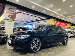 BMW 6 Series GT 2018 640i xDrive M Ensemble de sport extérieur photo 1 BMW 6 Series GT 2018 640i xDrive M Ensemble de sport extérieur photo 1