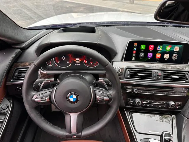 BMW 6 Series 2013 Reforma 640i Gran Coupe interior foto 13 BMW 6 Series 2013 Reforma 640i Gran Coupe interior foto 13